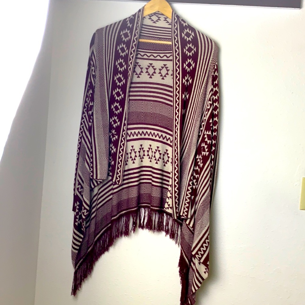 Fitted knit cardigan sweater with burgundy print